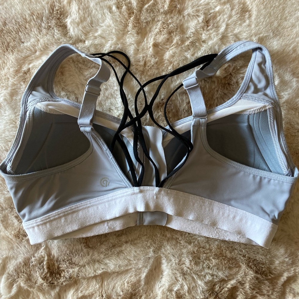 Sports bra - Picture 2 of 3